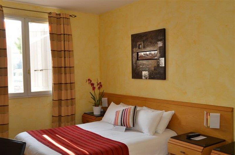 Hotel Et Spa Les Cleunes Oleron 圣特罗让莱班 外观 照片