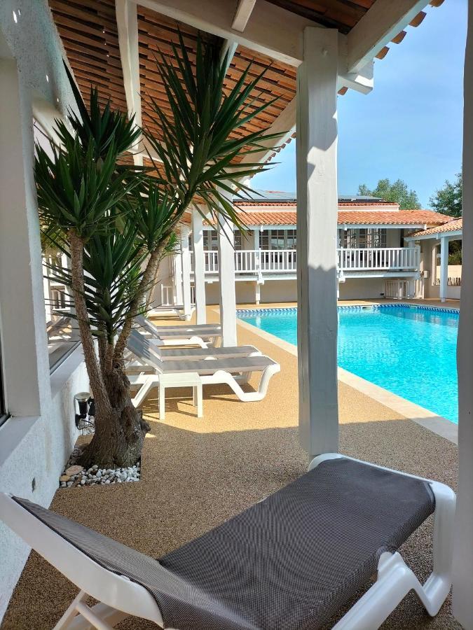 Hotel Et Spa Les Cleunes Oleron 圣特罗让莱班 外观 照片