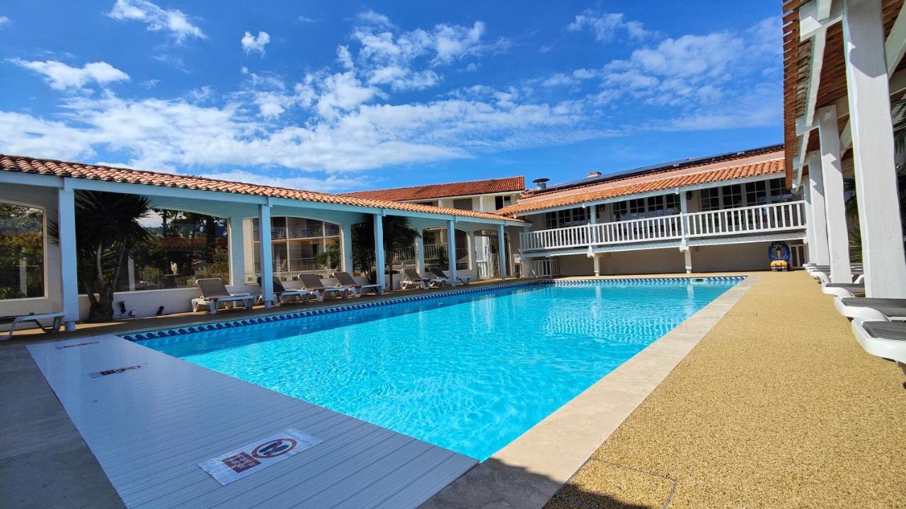 Hotel Et Spa Les Cleunes Oleron 圣特罗让莱班 外观 照片