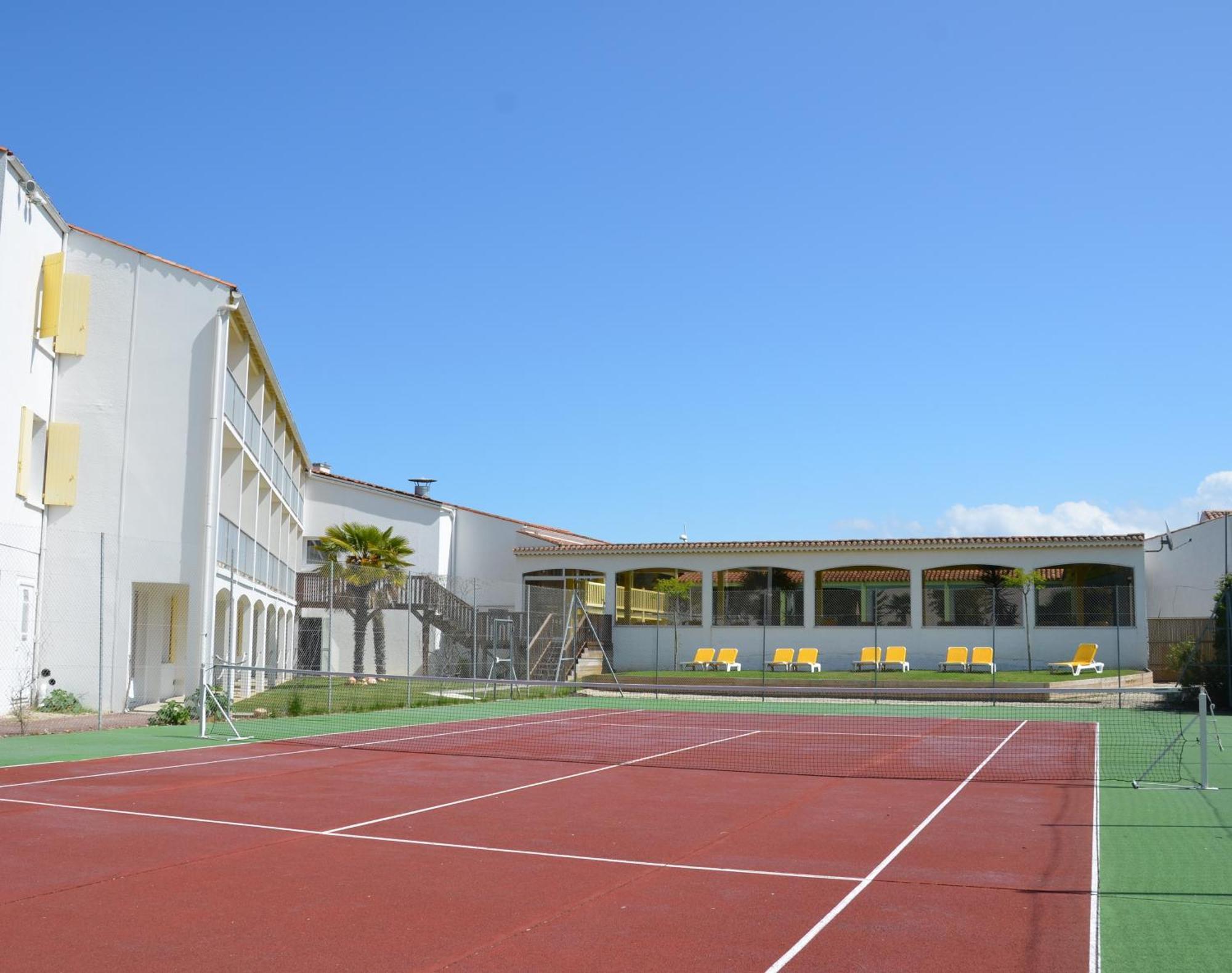 Hotel Et Spa Les Cleunes Oleron 圣特罗让莱班 外观 照片