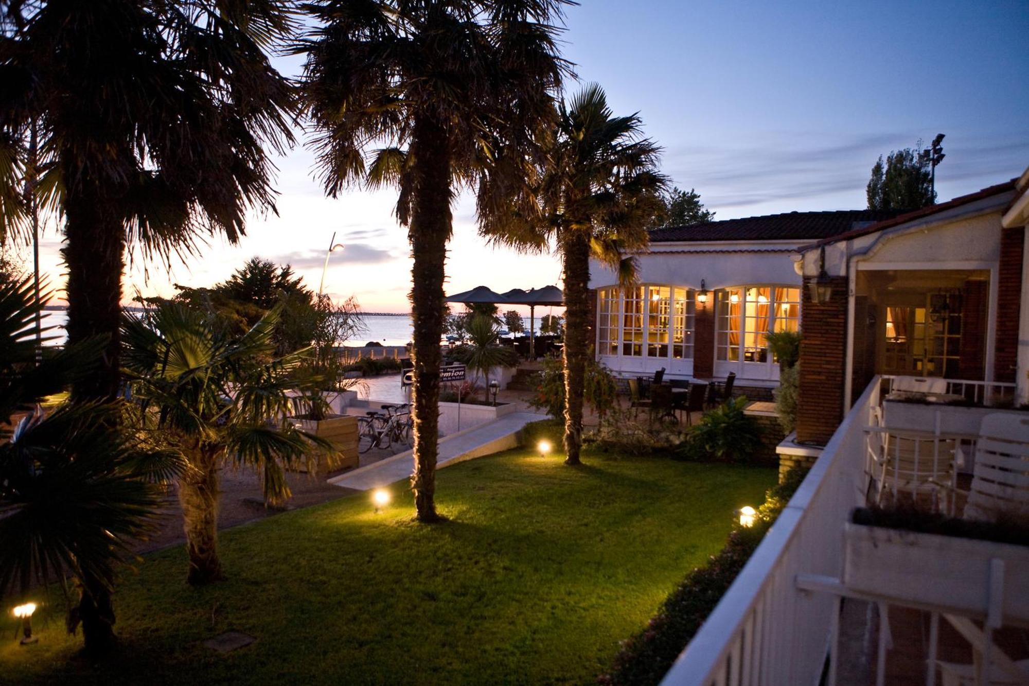 Hotel Et Spa Les Cleunes Oleron 圣特罗让莱班 外观 照片