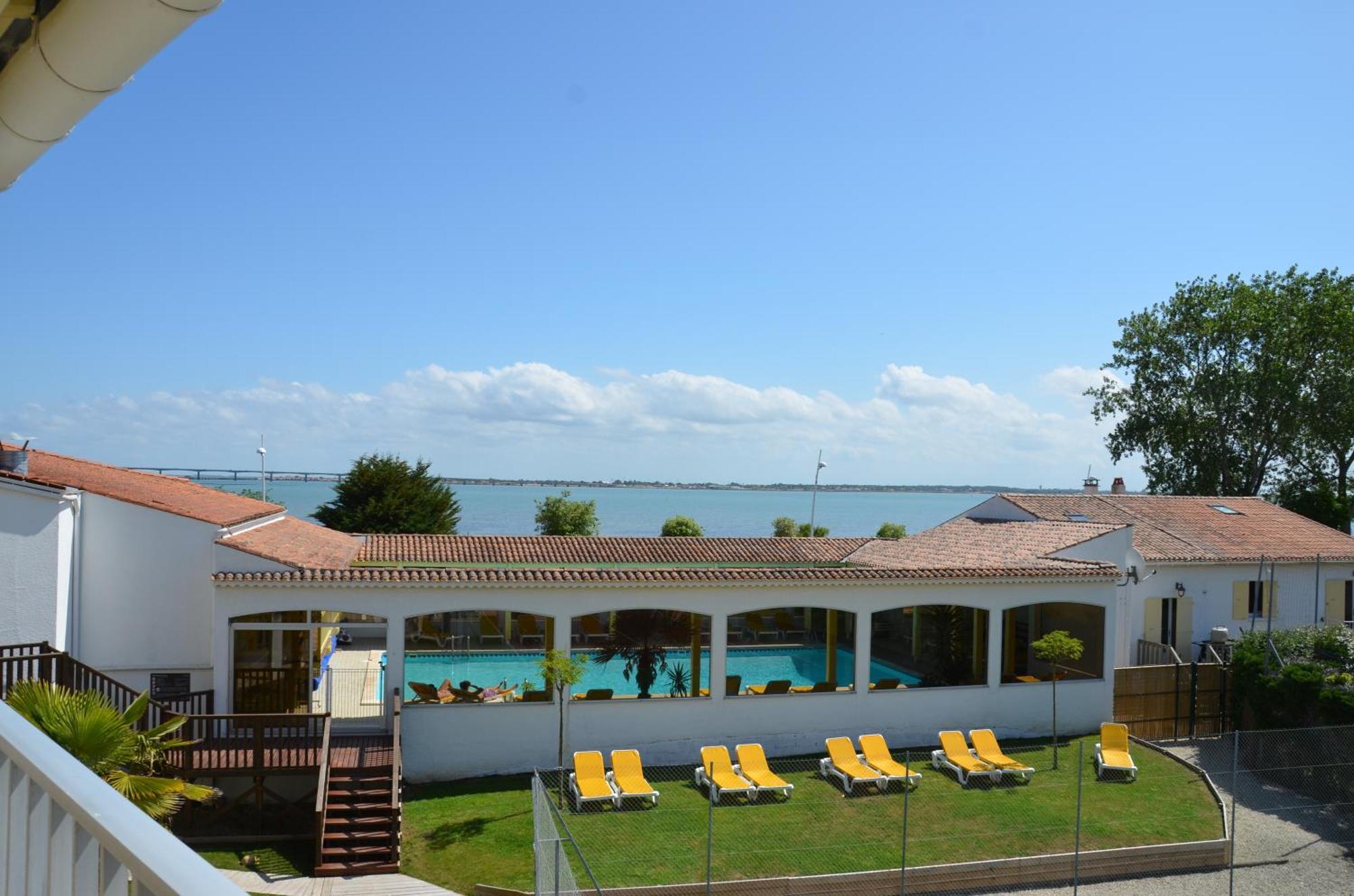 Hotel Et Spa Les Cleunes Oleron 圣特罗让莱班 外观 照片