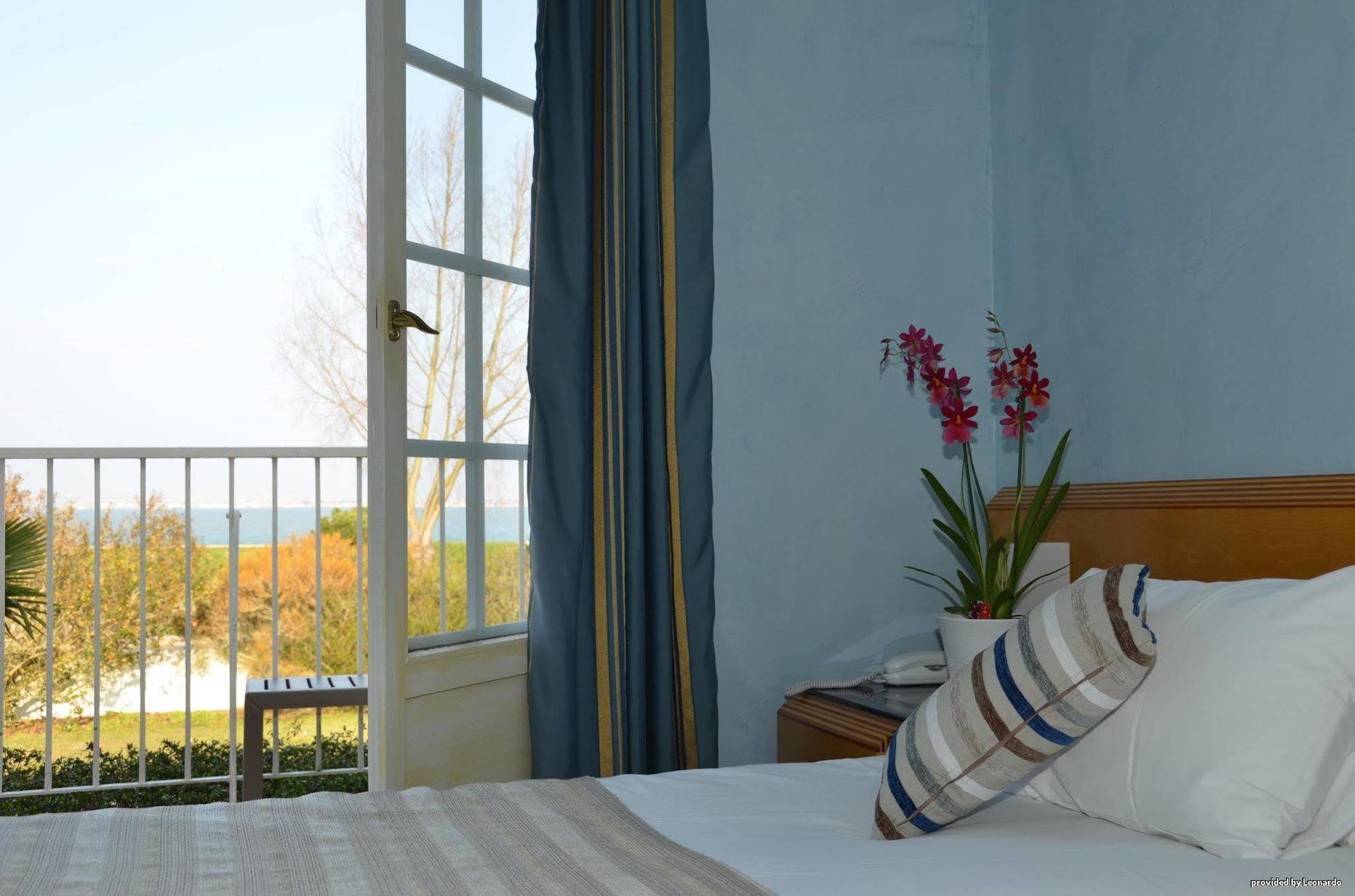 Hotel Et Spa Les Cleunes Oleron 圣特罗让莱班 客房 照片