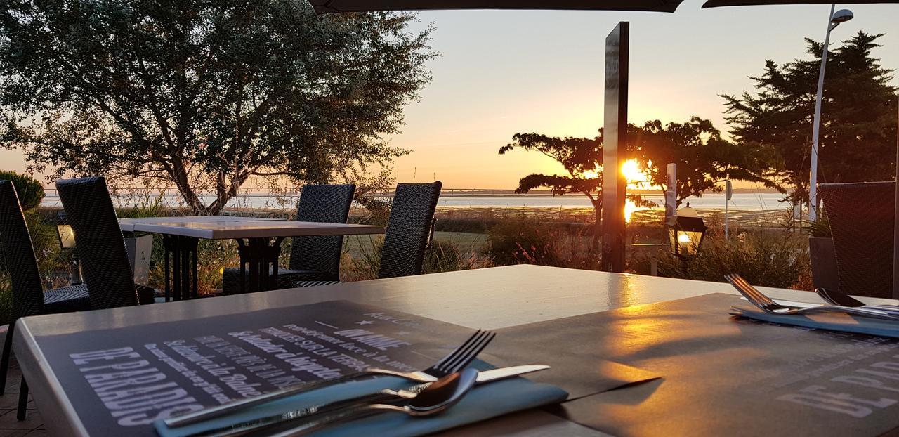 Hotel Et Spa Les Cleunes Oleron 圣特罗让莱班 外观 照片